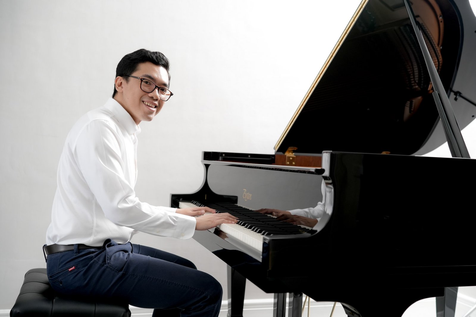 STEP PARTNER BENEDICT JASMIN AND HIS EXPERIENCE ON A STEINWAY